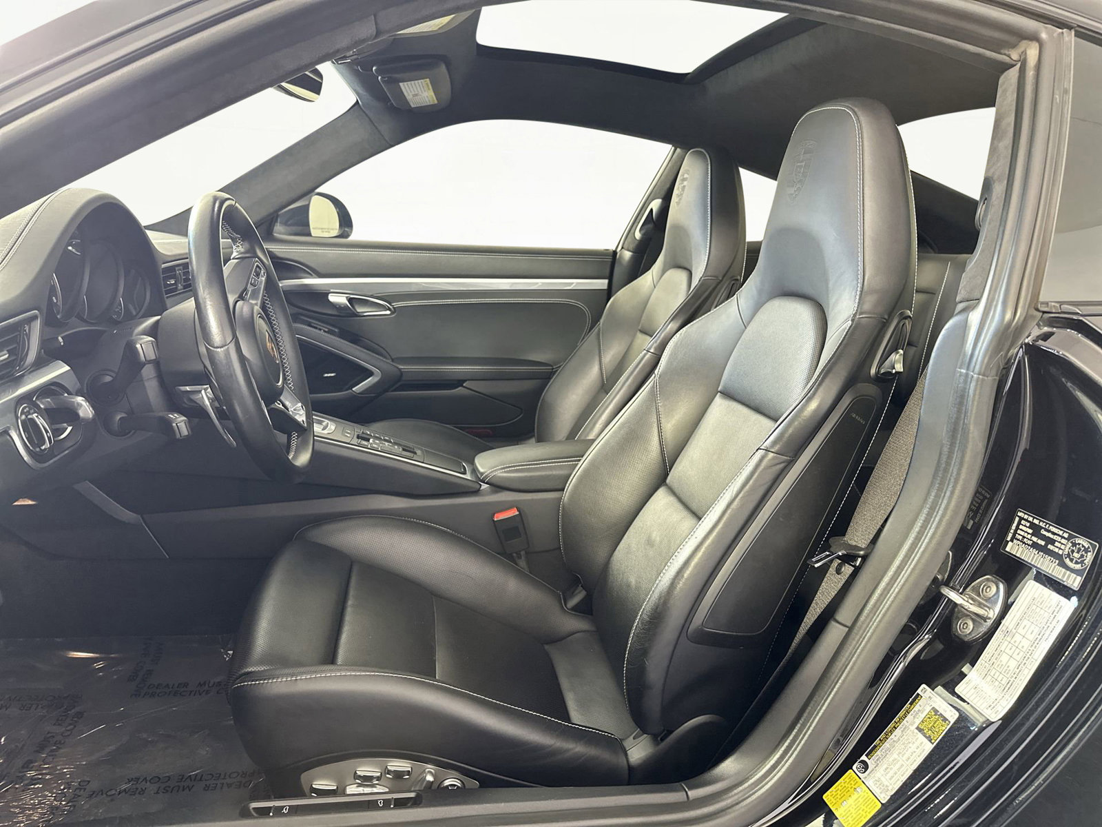 Used 2018 Porsche 911 Turbo image 11