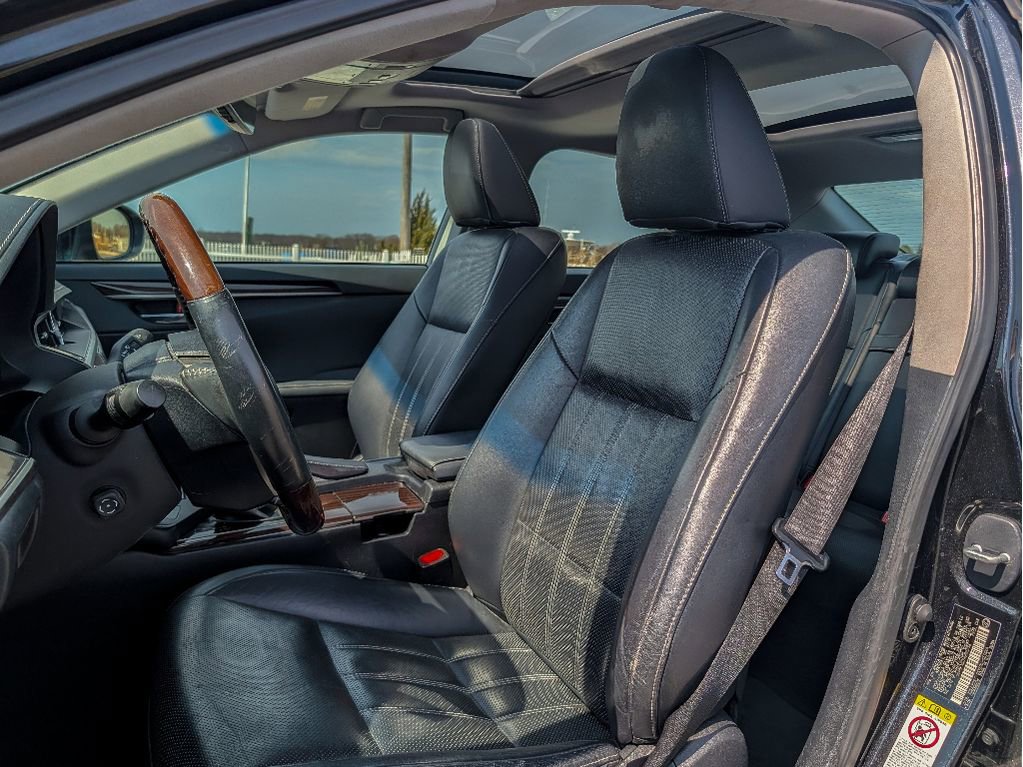 Used 2017 Lexus ES 350 w/ Luxury Package image 14