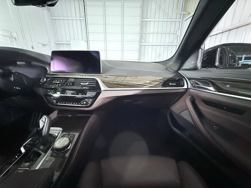 Used 2022 BMW M550i xDrive w/ Dynamic Handling Package AWD/4WD image 50