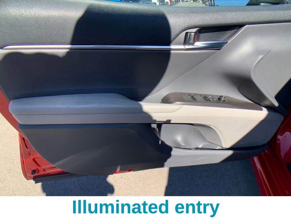 Used 2022 Toyota Camry SE image 12