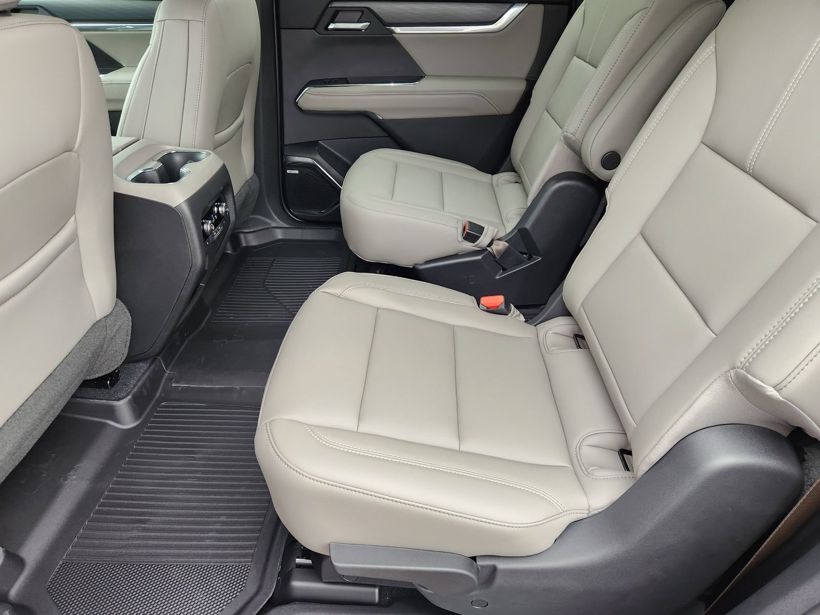 New 2026 GMC Acadia Elevation w/ Elevation Premium Package FWD image 34