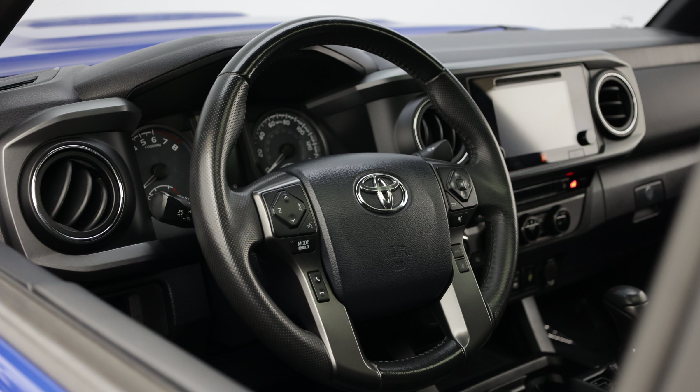 Used 2018 Toyota Tacoma TRD Sport AWD/4WD image 18