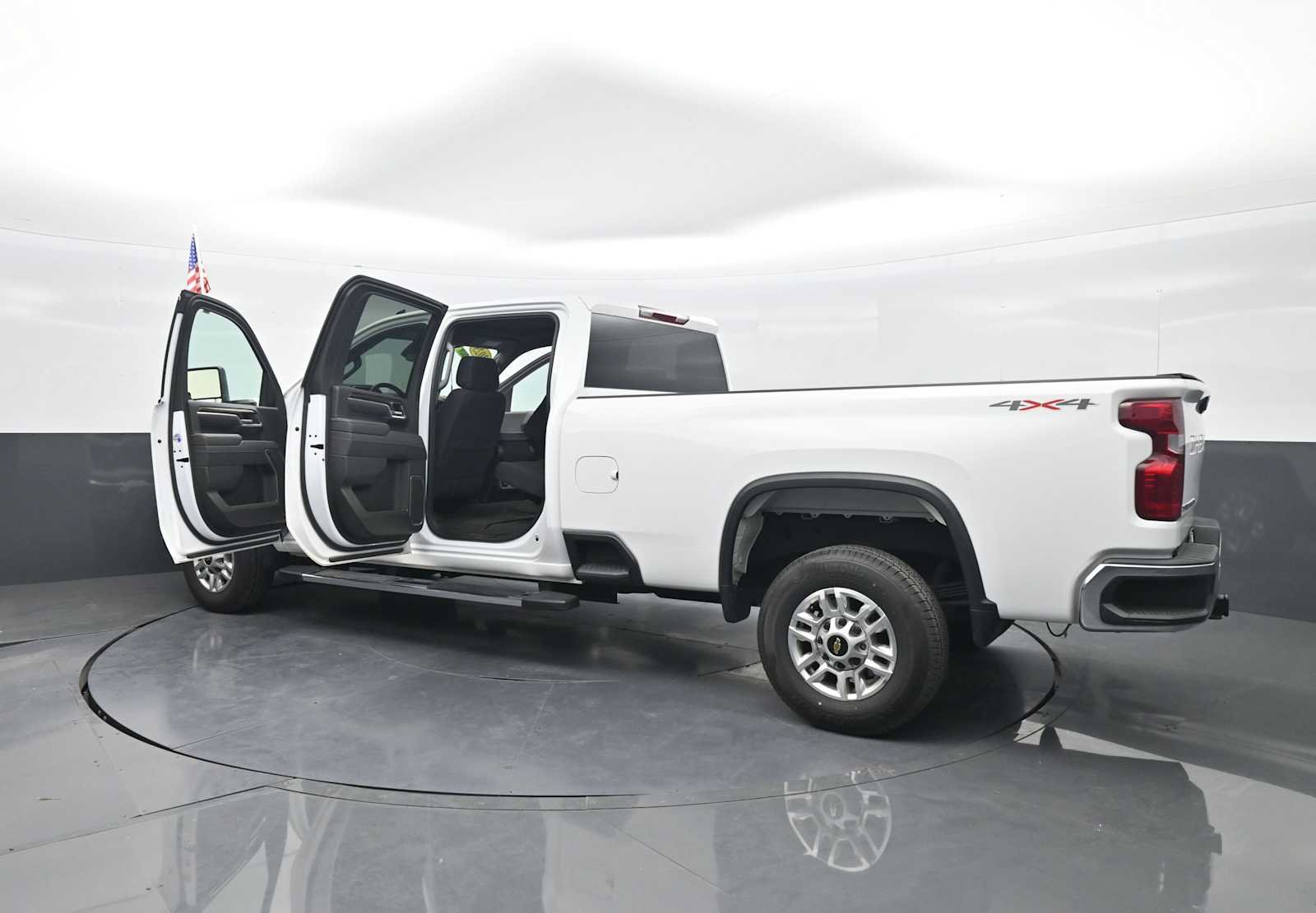 Used 2025 Chevrolet Silverado 2500 LT w/ Convenience Package AWD/4WD image 44