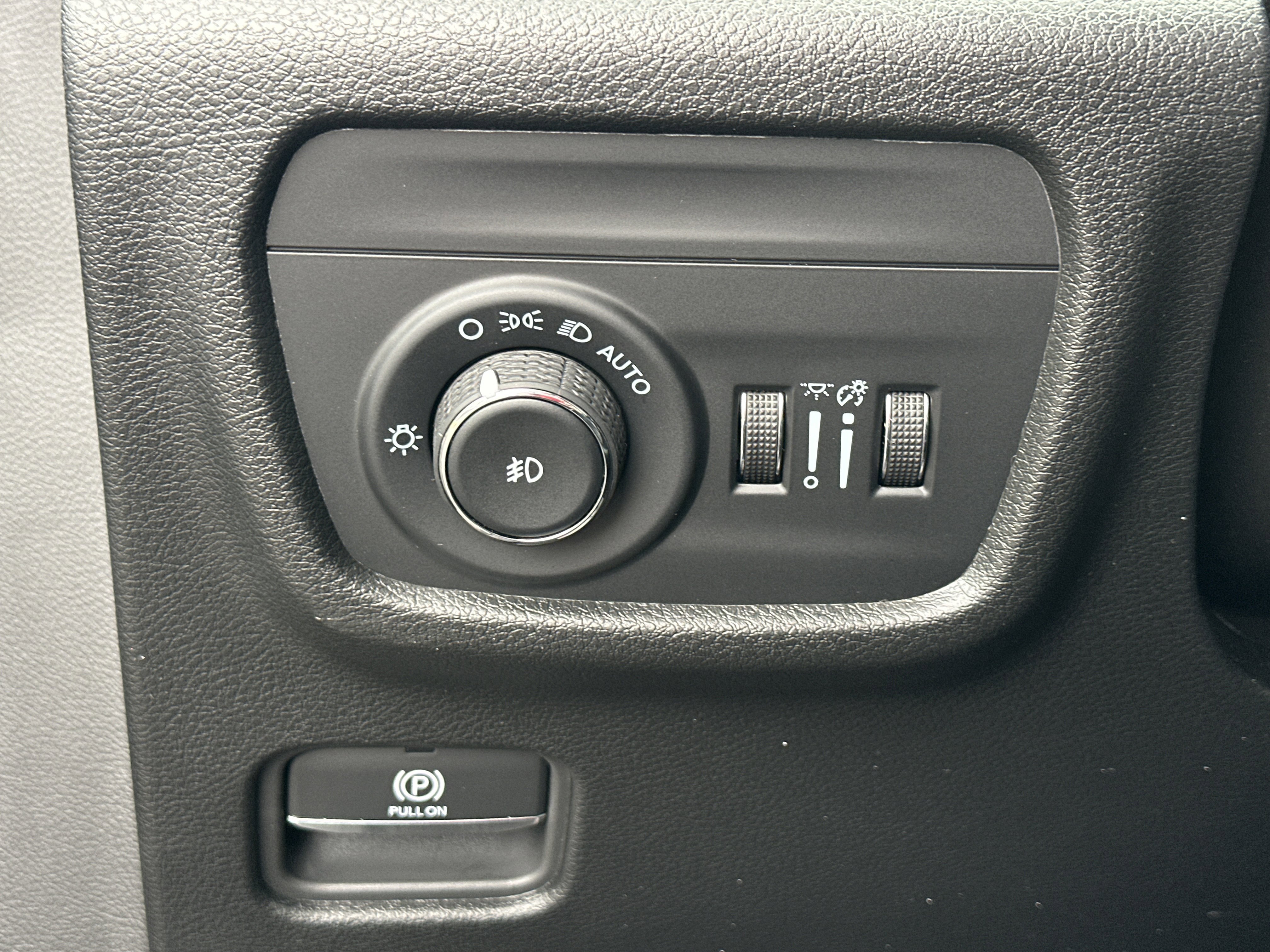 New 2026 Jeep Grand Cherokee L Limited w/ Limited Altitude Package image 11