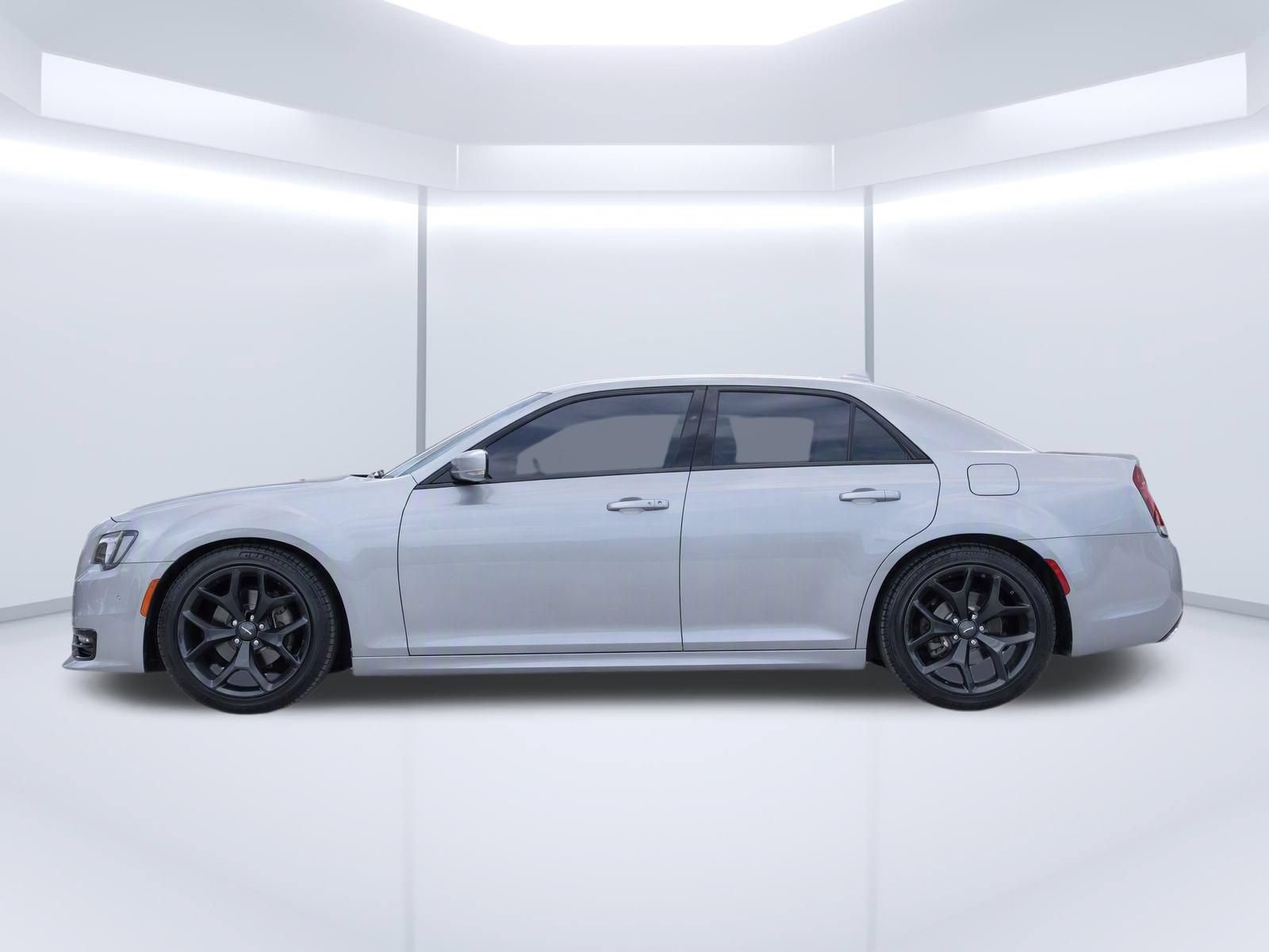 Used 2022 Chrysler 300 S RWD image 6