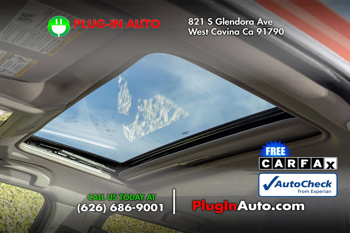 Used 2024 Nissan Frontier SL image 2