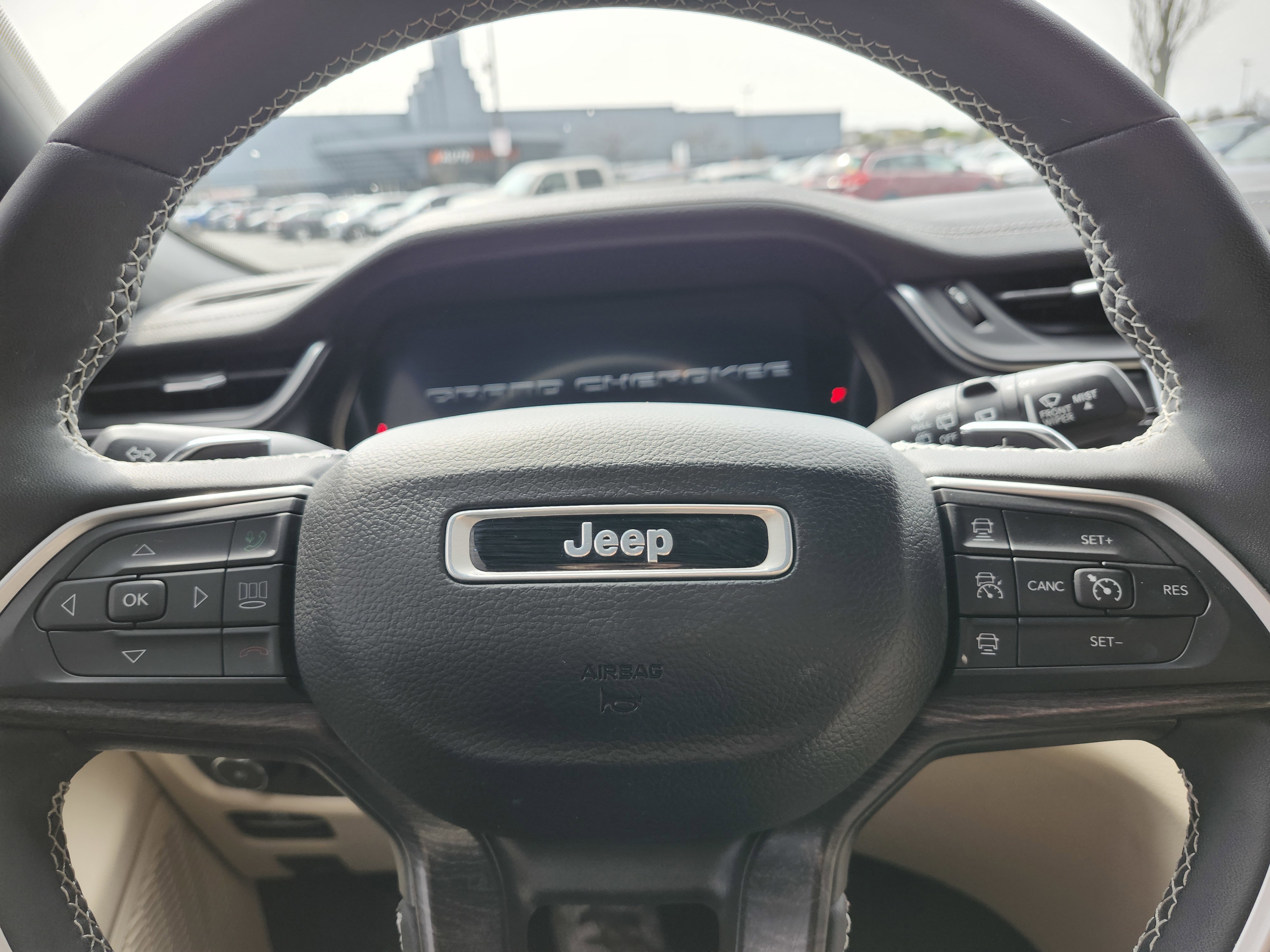 Used 2023 Jeep Grand Cherokee L Limited image 32