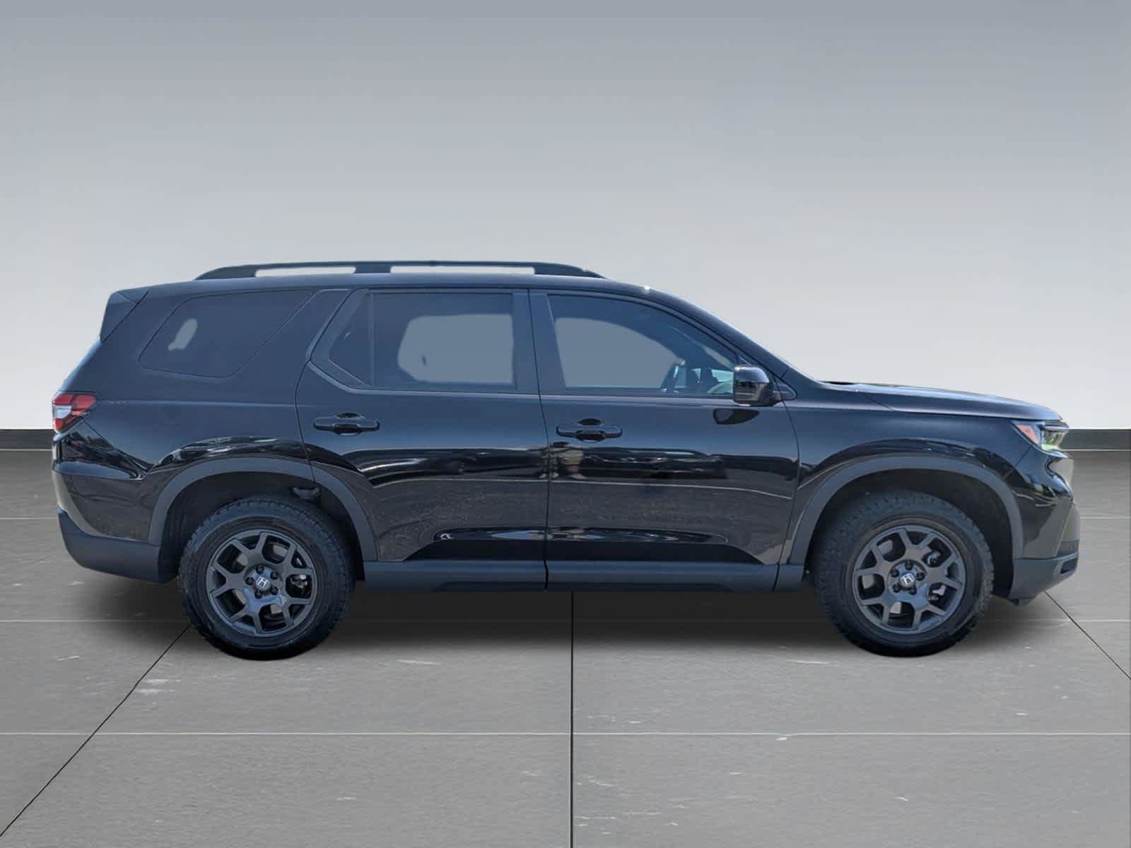 Certified 2024 Honda Pilot TrailSport image 6