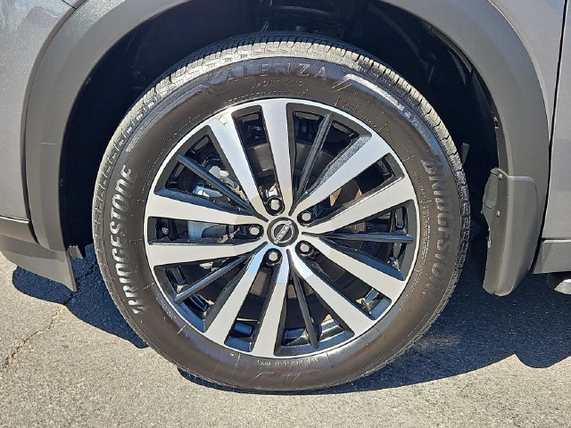 Certified 2025 Nissan Pathfinder Platinum w/ Cargo Package FWD image 10