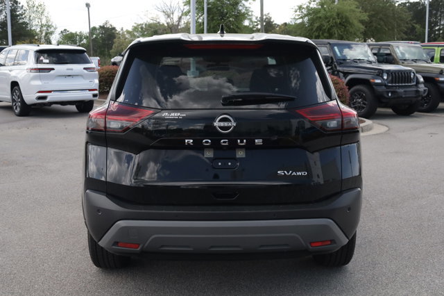 Used 2023 Nissan Rogue SV image 4