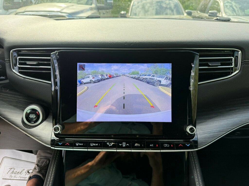 Used 2024 Jeep Wagoneer L Series II w/ Flexible Seating Group RWD image 7