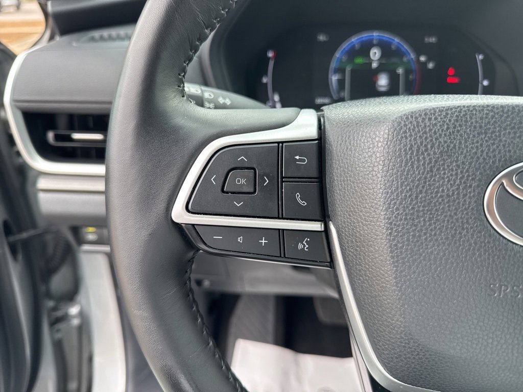 Used 2025 Toyota Grand Highlander FWD image 16