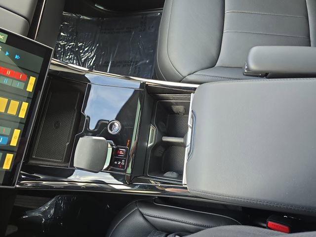 Used 2025 Land Rover Range Rover Sport SE image 28