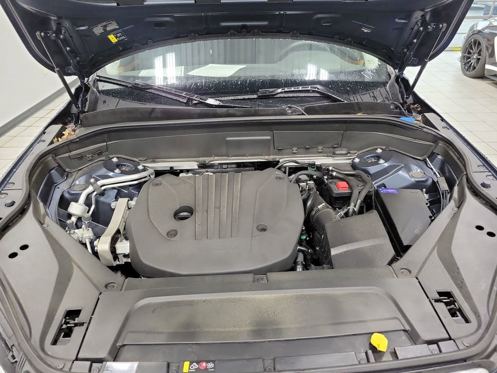 Used 2025 Volvo XC90 B5 Plus w/ Protection Package Premier image 55