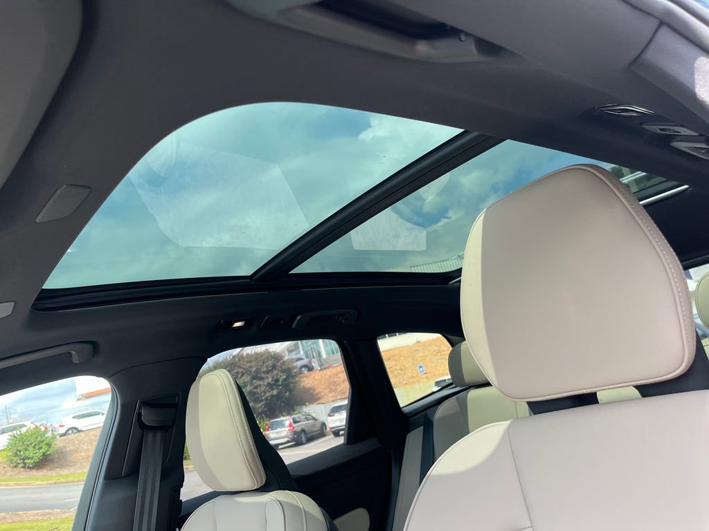 New 2026 Volvo XC60 B5 Plus w/ Protection Package Premier image 26