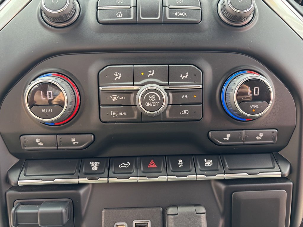 Used 2022 Chevrolet Silverado 2500 LT w/ Convenience Package image 19