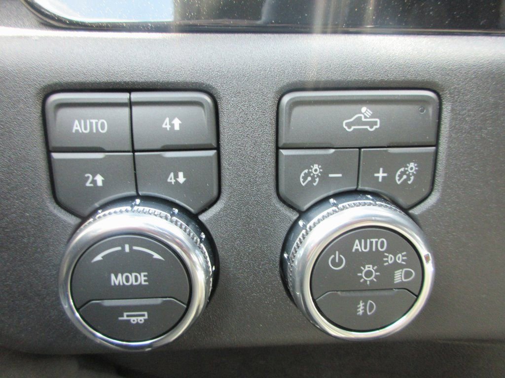 New 2026 GMC Sierra 1500 Elevation image 17