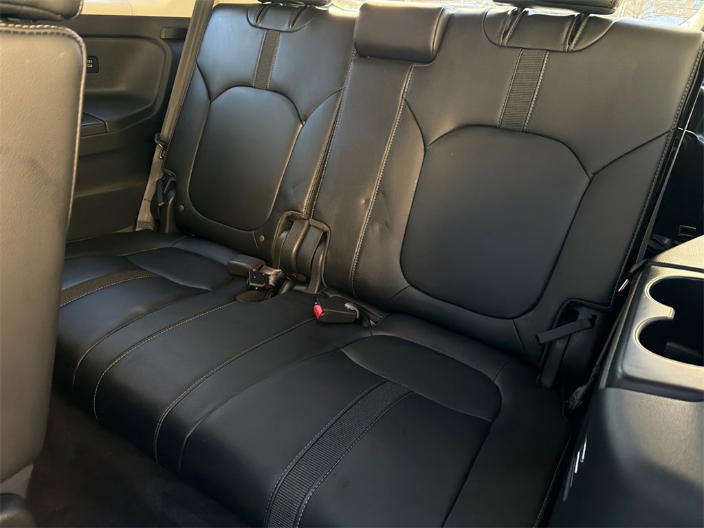 Used 2024 Honda Pilot Touring image 18