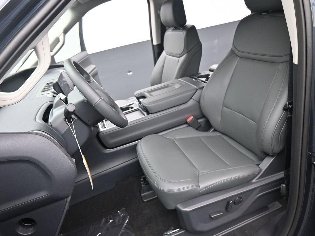 New 2026 Ford Expedition Active image 12