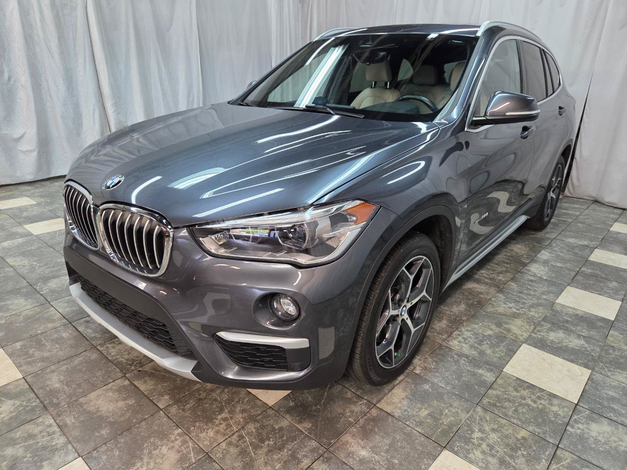 Used 2018 BMW X1 xDrive28i AWD/4WD image 2