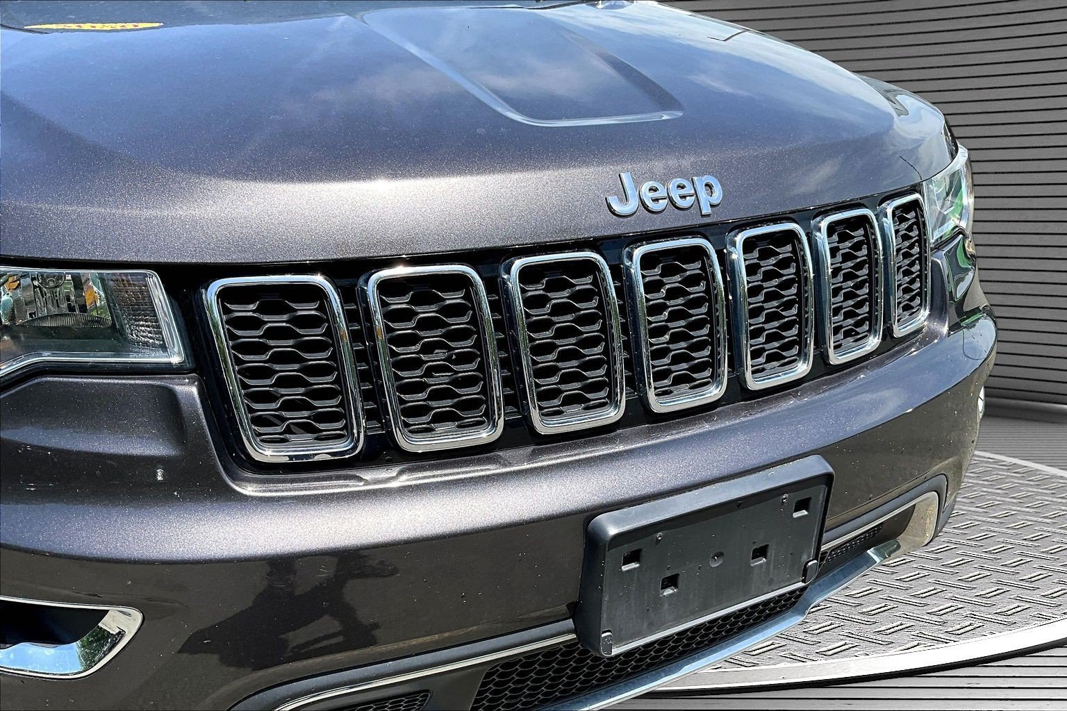 Used 2020 Jeep Grand Cherokee Limited AWD/4WD image 24
