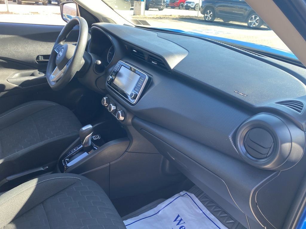 Used 2022 Nissan Kicks S image 8