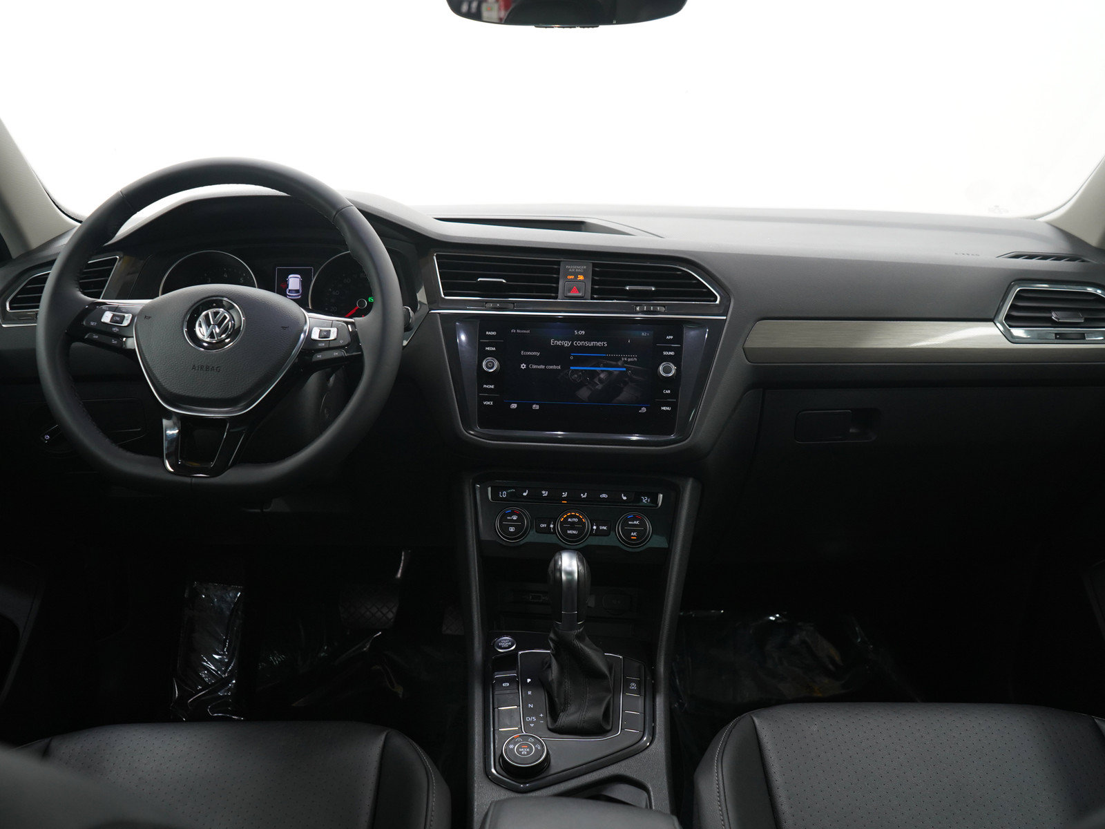 Used 2019 Volkswagen Tiguan SE w/ Panoramic Sunroof Package AWD/4WD image 15