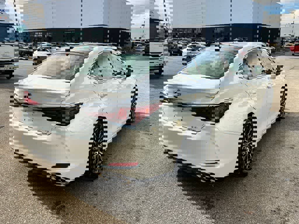 Used 2022 Lexus ES 350 w/ Premium Package image 6