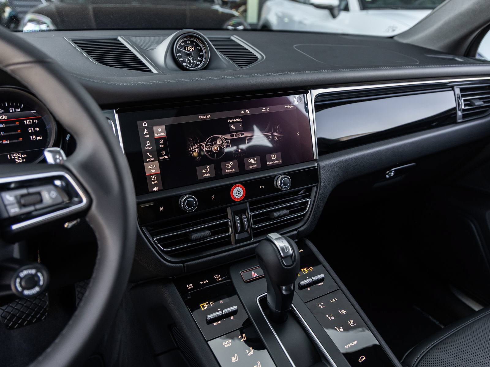 Certified 2026 Porsche Macan S AWD/4WD image 30