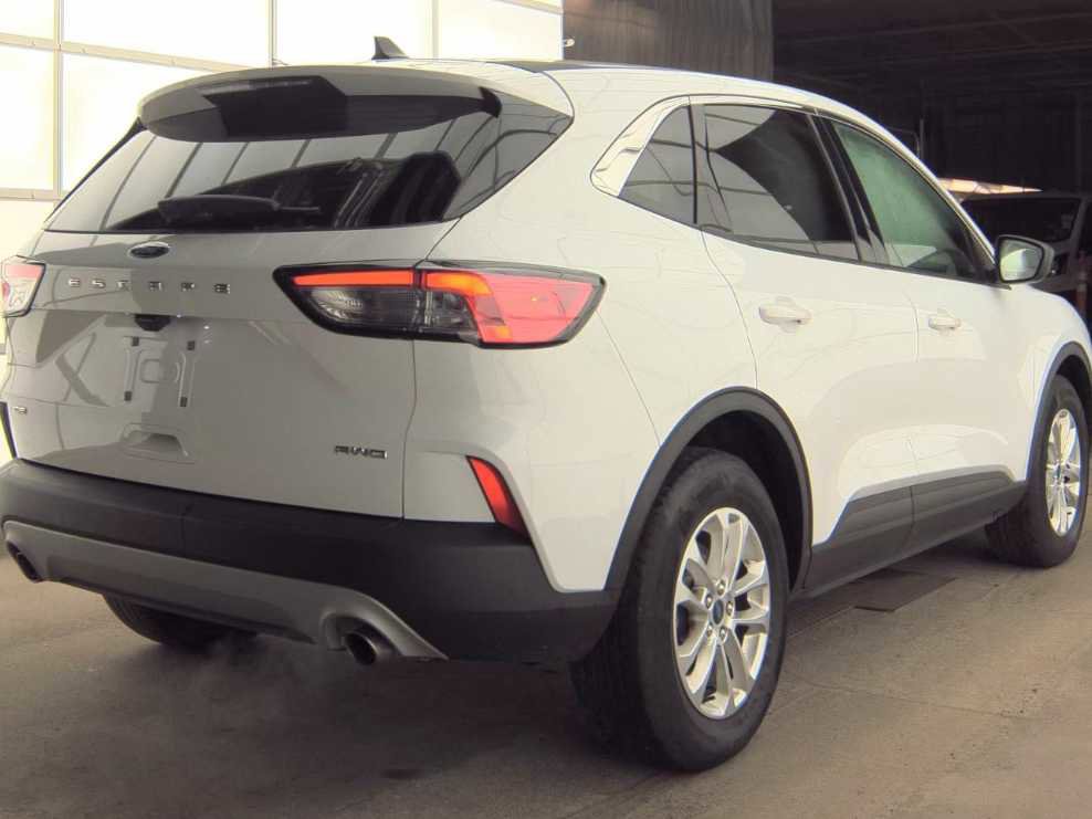 Used 2022 Ford Escape SE w/ Convenience Package image 4
