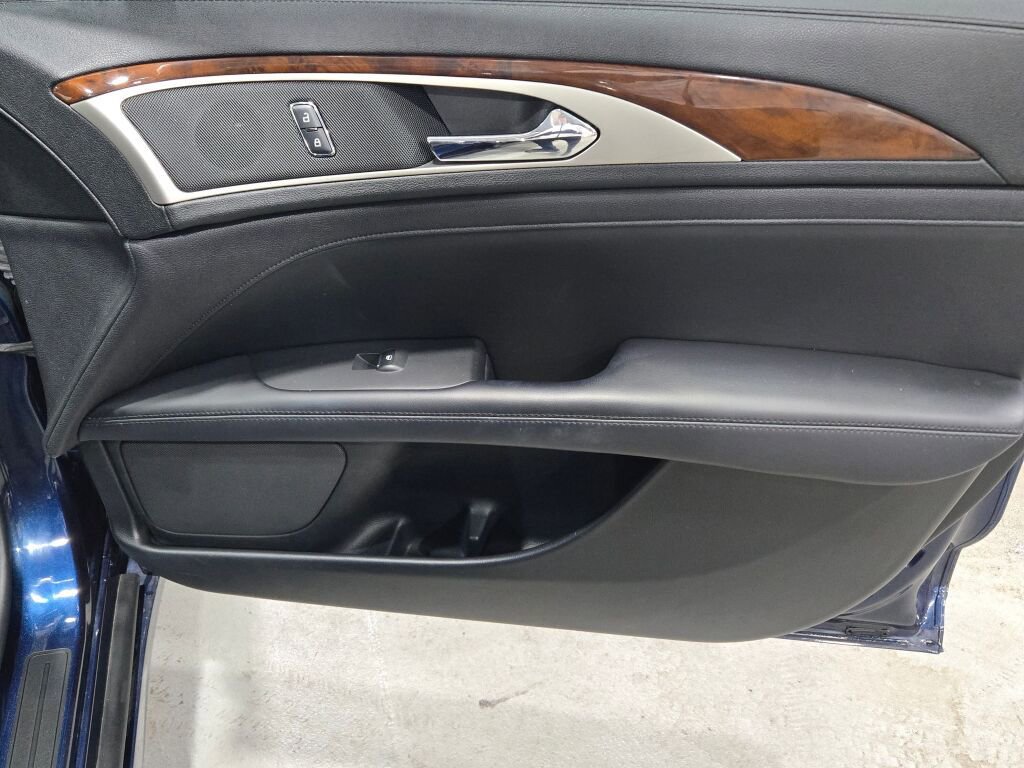 Used 2017 Lincoln MKZ Reserve image 10