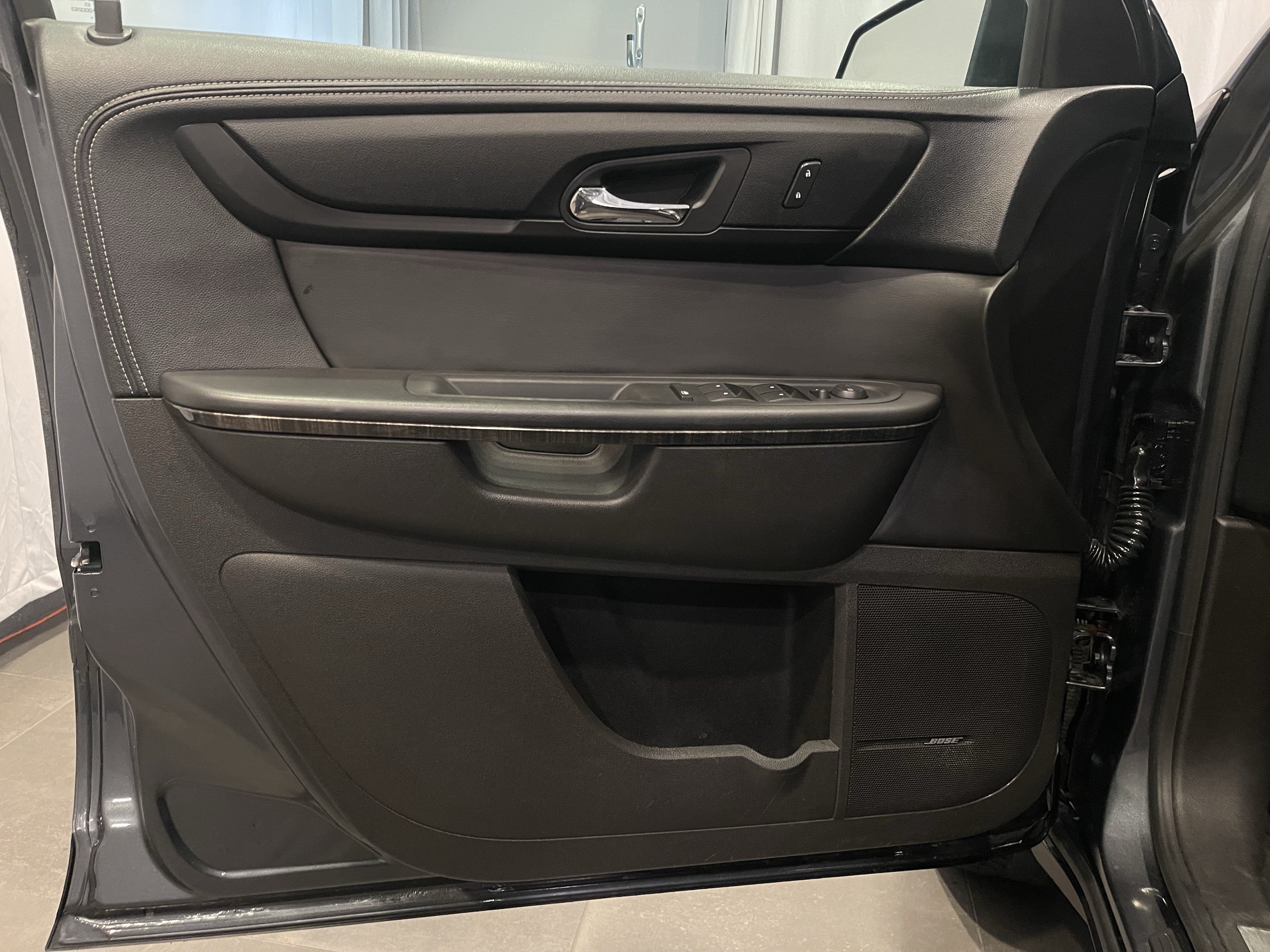 Used 2013 GMC Acadia SLT AWD/4WD image 12