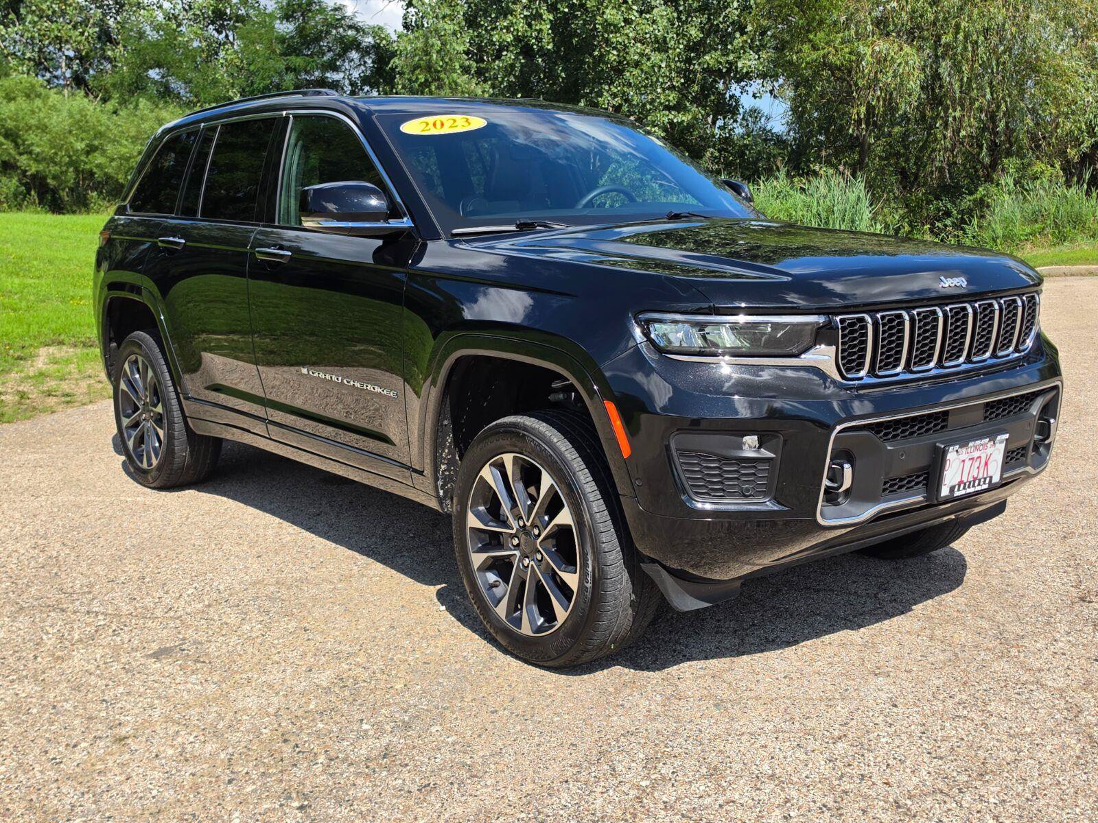 Used 2023 Jeep Grand Cherokee Overland w/ Luxury Tech Group IV AWD/4WD image 21