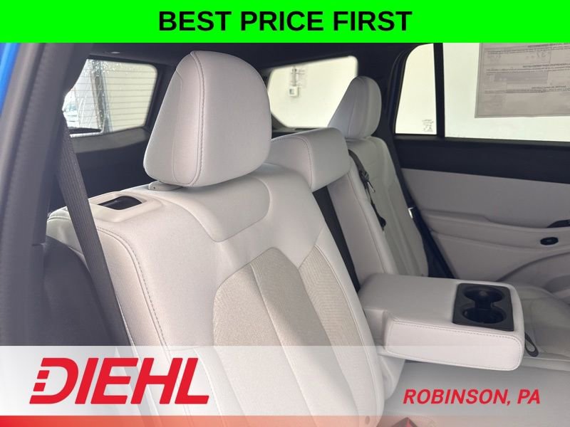 New 2026 Jeep Cherokee Laredo image 11