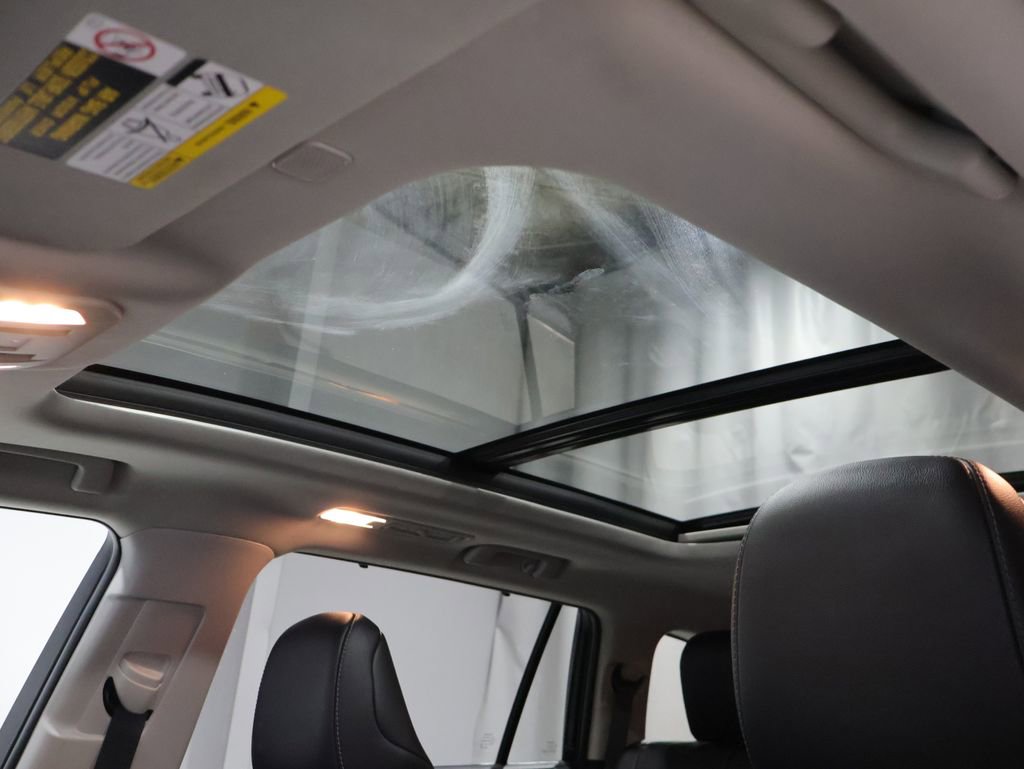 Used 2025 Toyota Highlander Platinum AWD/4WD image 17