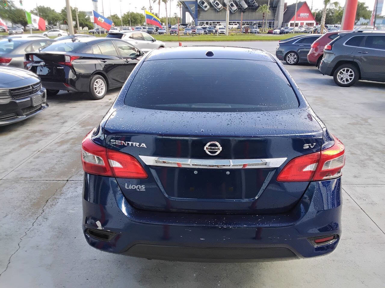 Used 2019 Nissan Sentra SV FWD image 4