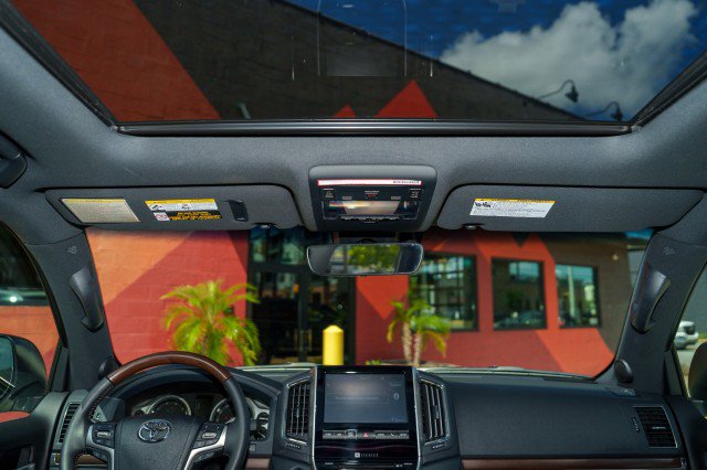 Used 2020 Toyota Land Cruiser Heritage Edition AWD/4WD image 18