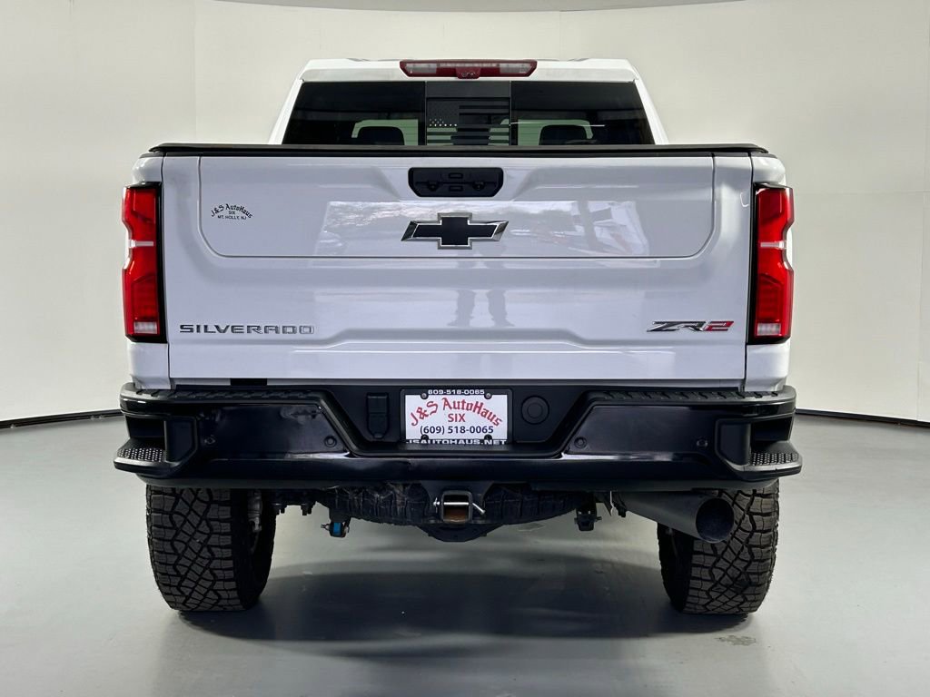 Used 2024 Chevrolet Silverado 2500 ZR2 w/ Technology Package AWD/4WD image 6