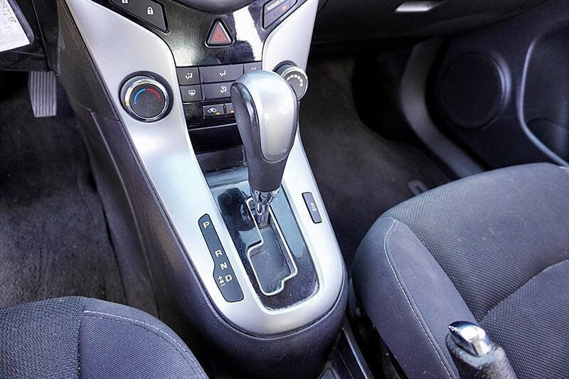 Used 2014 Chevrolet Cruze LT image 27