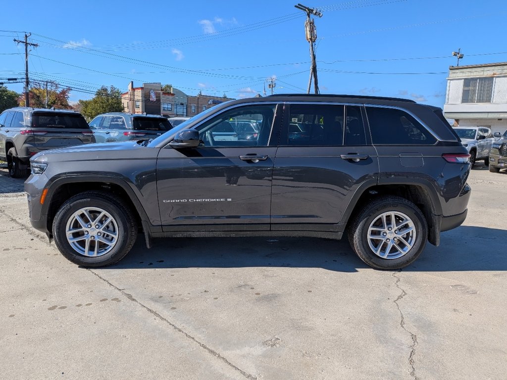 New 2026 Jeep Grand Cherokee Laredo X AWD/4WD image 2
