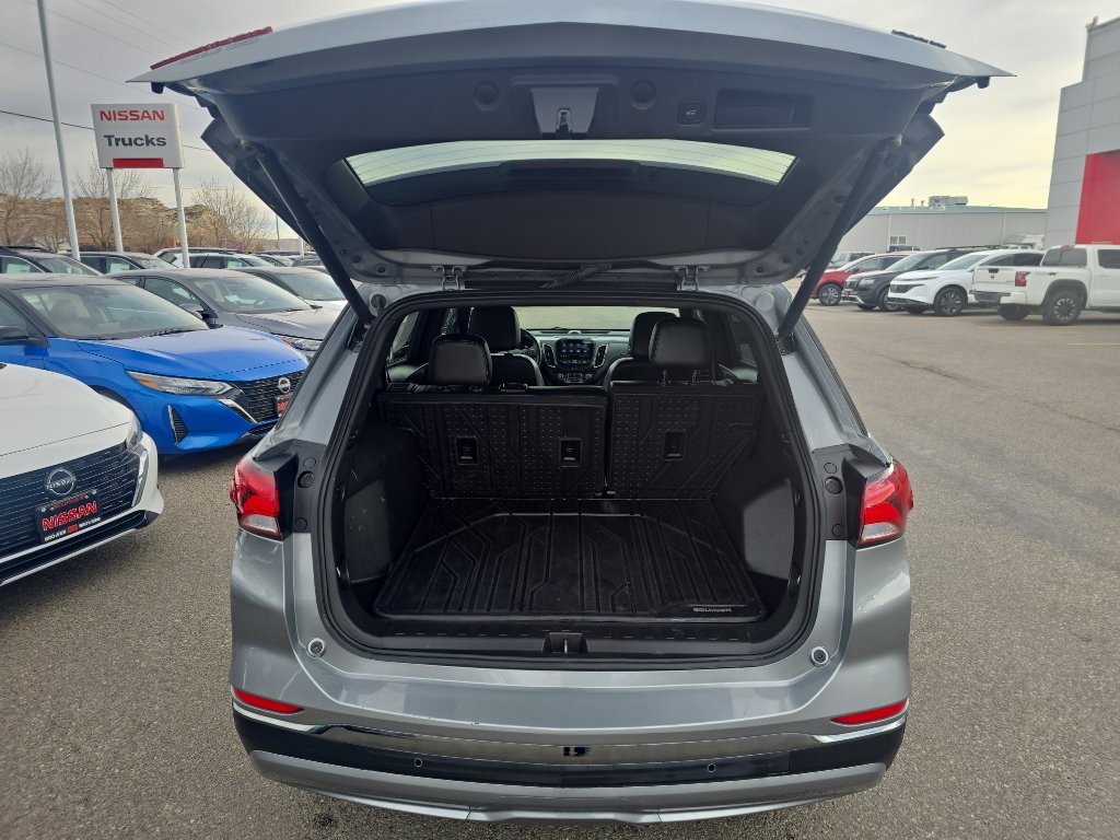 Used 2023 Chevrolet Equinox Premier image 9