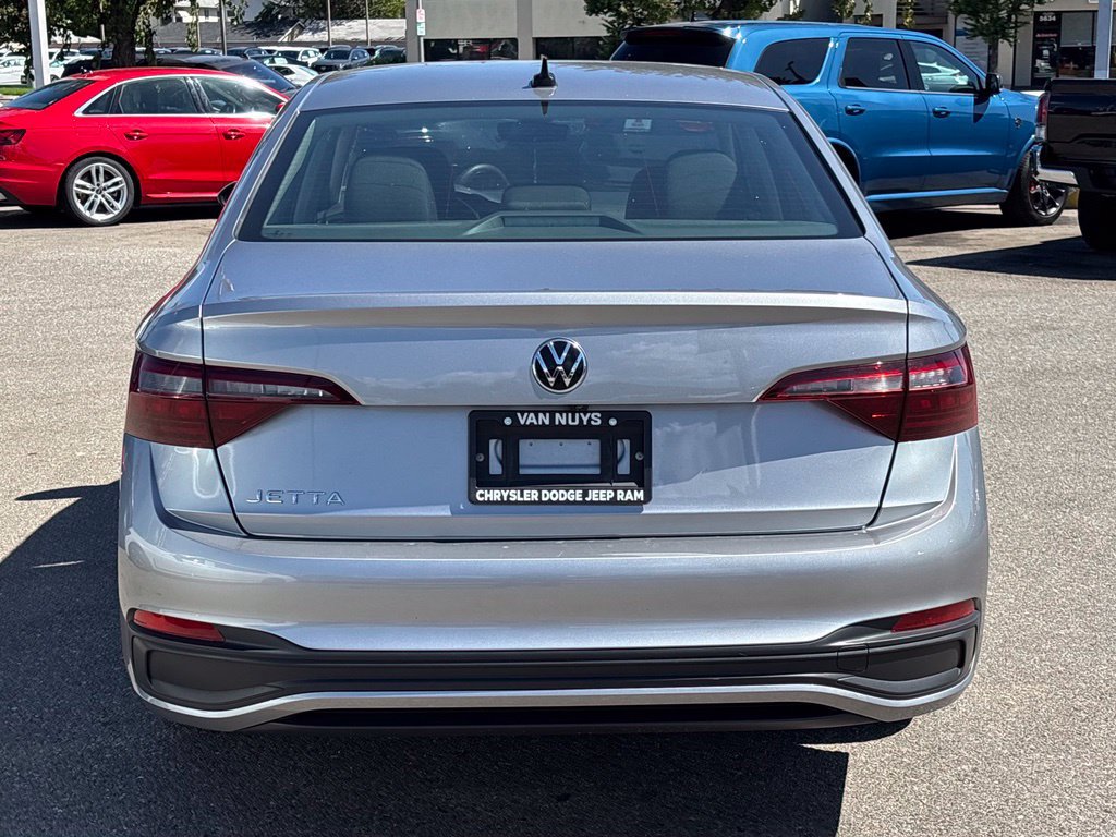 Used 2024 Volkswagen Jetta S FWD image 4
