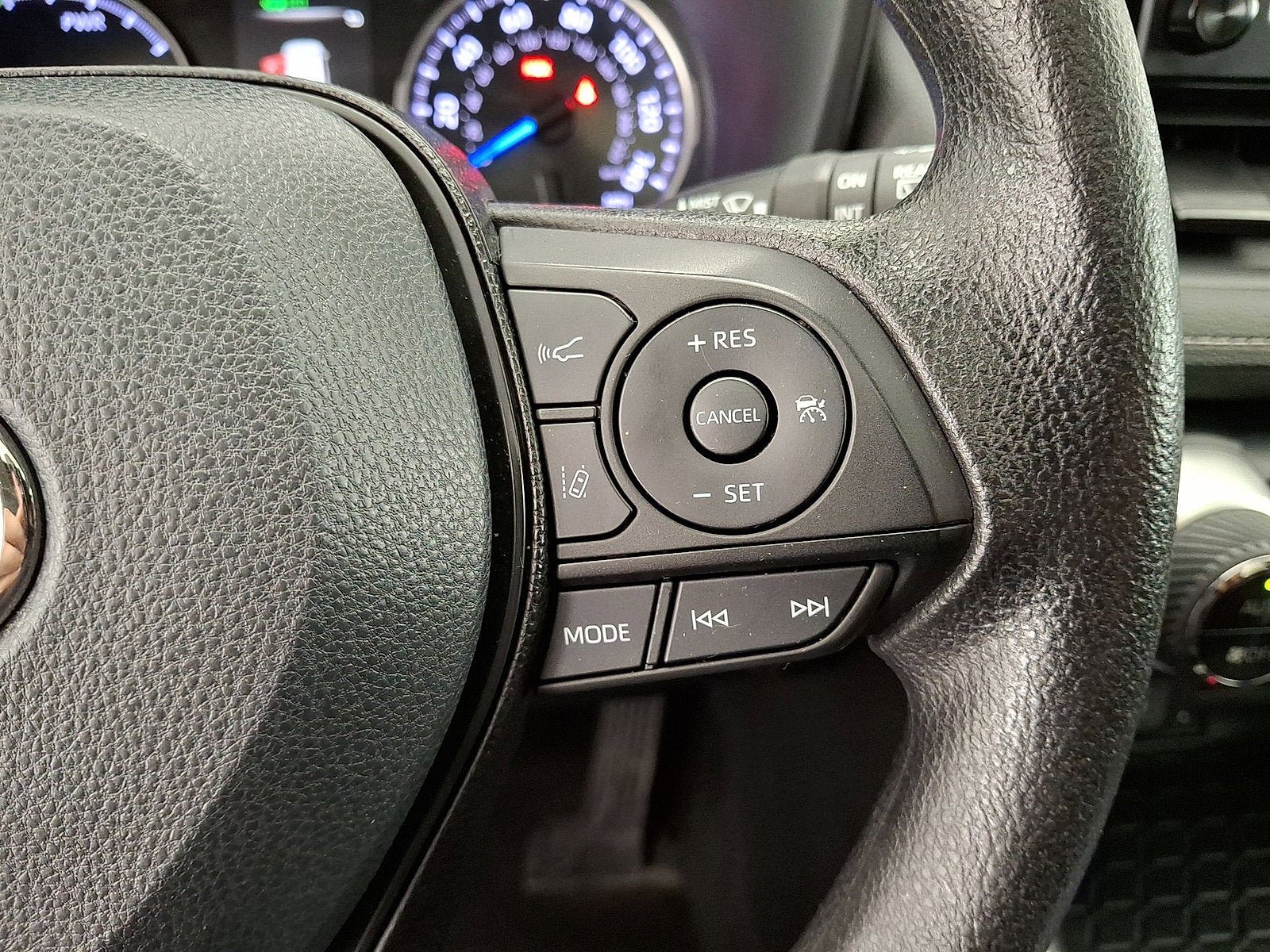 Certified 2019 Toyota RAV4 XLE w/ Carpet Mat Package AWD/4WD image 10