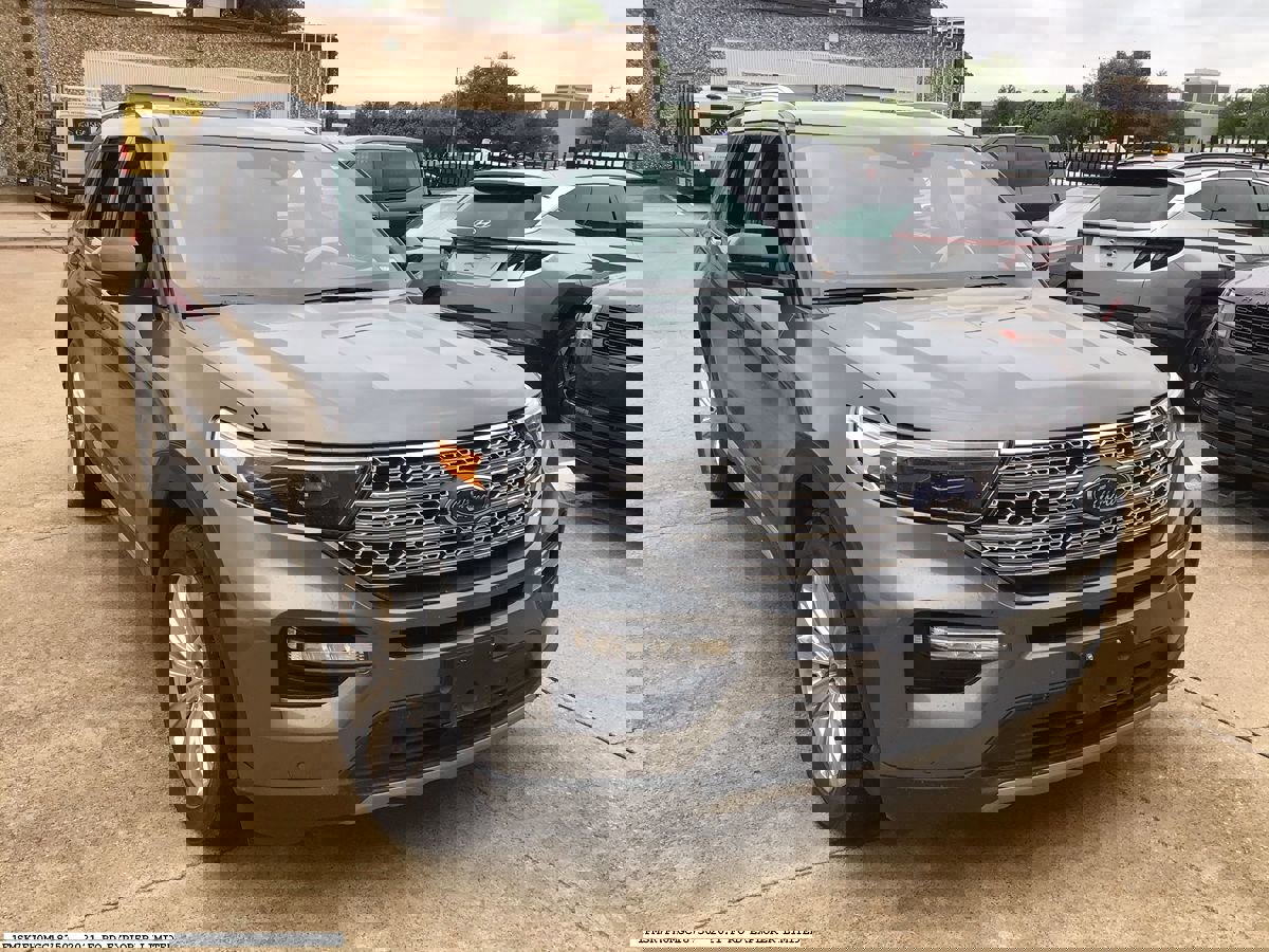 Used 2021 Ford Explorer Limited w/ Equipment Group 301A RWD image 5