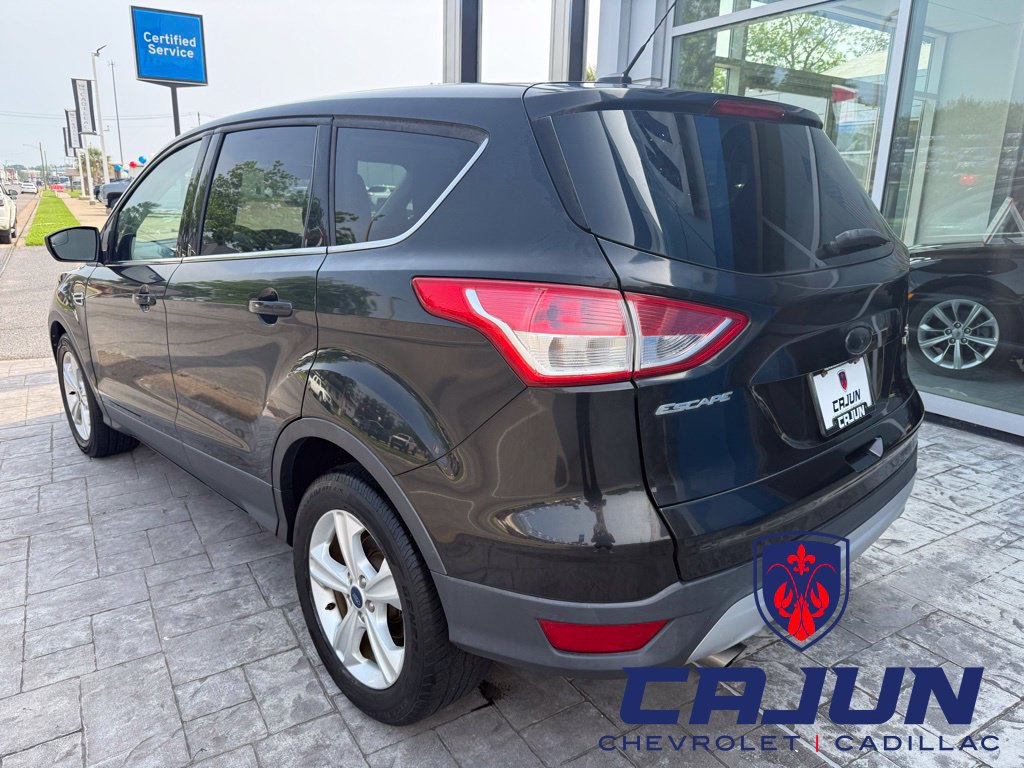 Used 2015 Ford Escape SE FWD image 2
