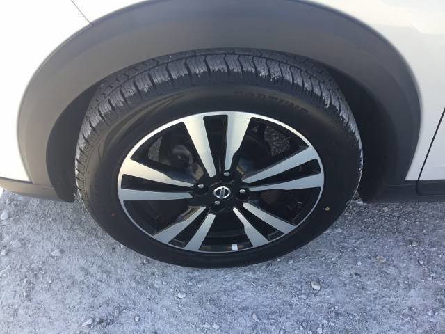 Used 2020 Nissan Kicks SV image 10