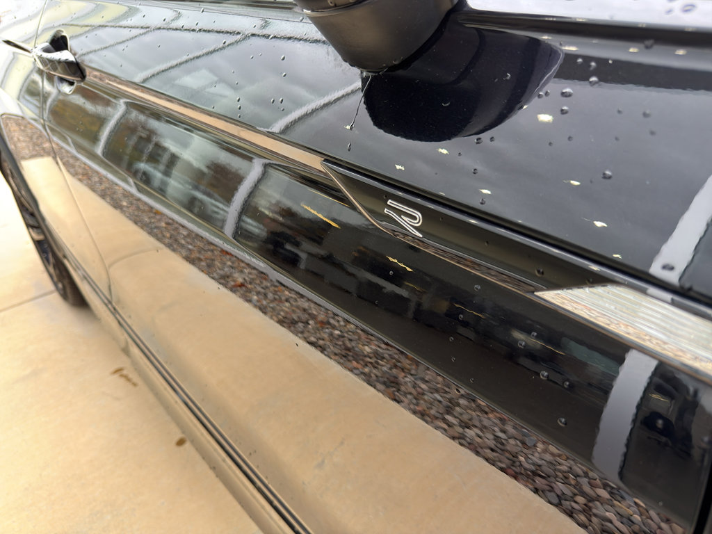 Used 2023 Volkswagen Tiguan SE R-Line image 5