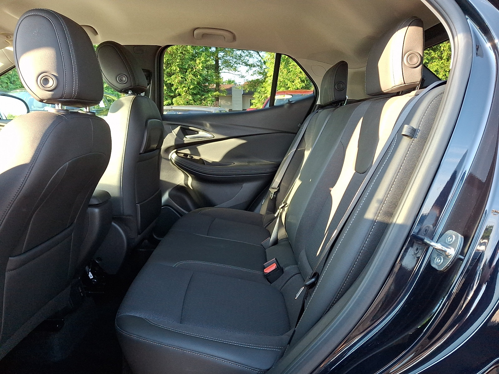 Certified 2021 Buick Encore GX Preferred w/ Cold Weather Comfort Package FWD image 10