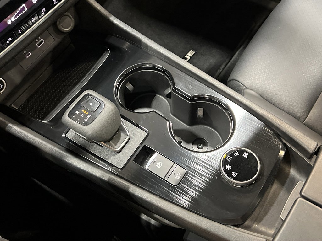 Used 2023 Nissan Rogue SV w/ SV Premium B Package image 20