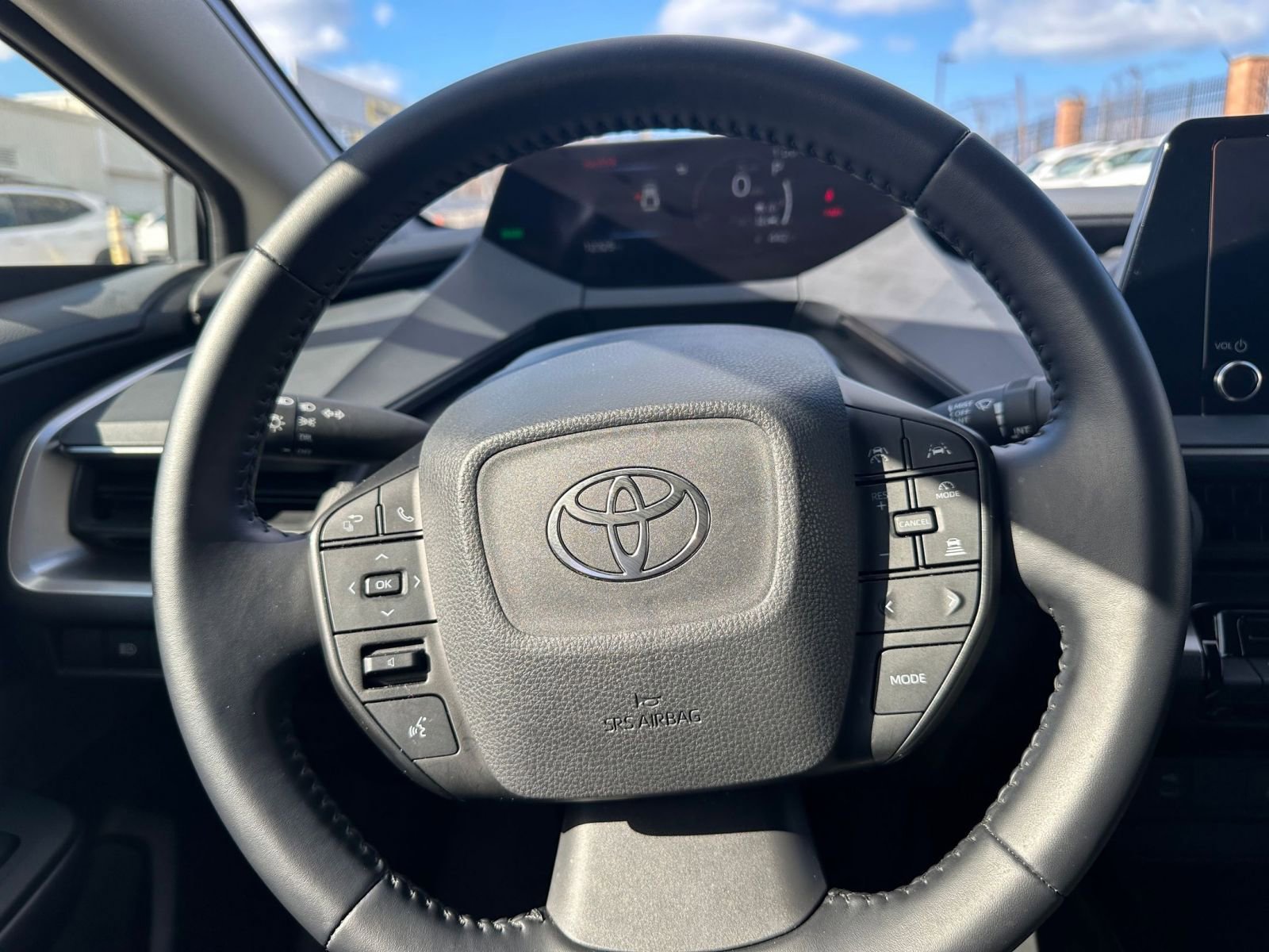 Used 2025 Toyota Prius LE image 25
